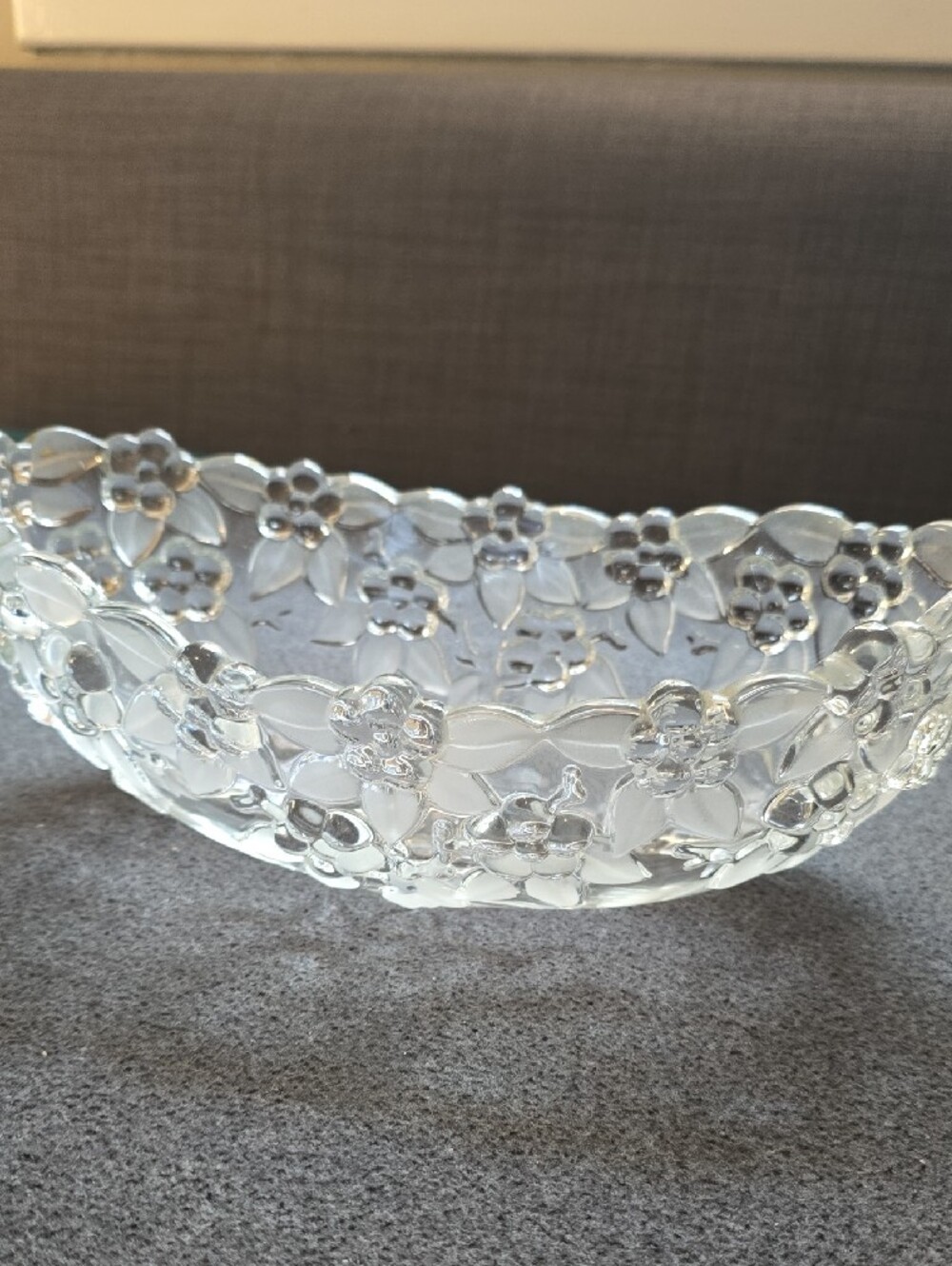 EUC - Vintage Carmen by Mikasa Embossed Flowers with Frosted Leaves Oval Bowl